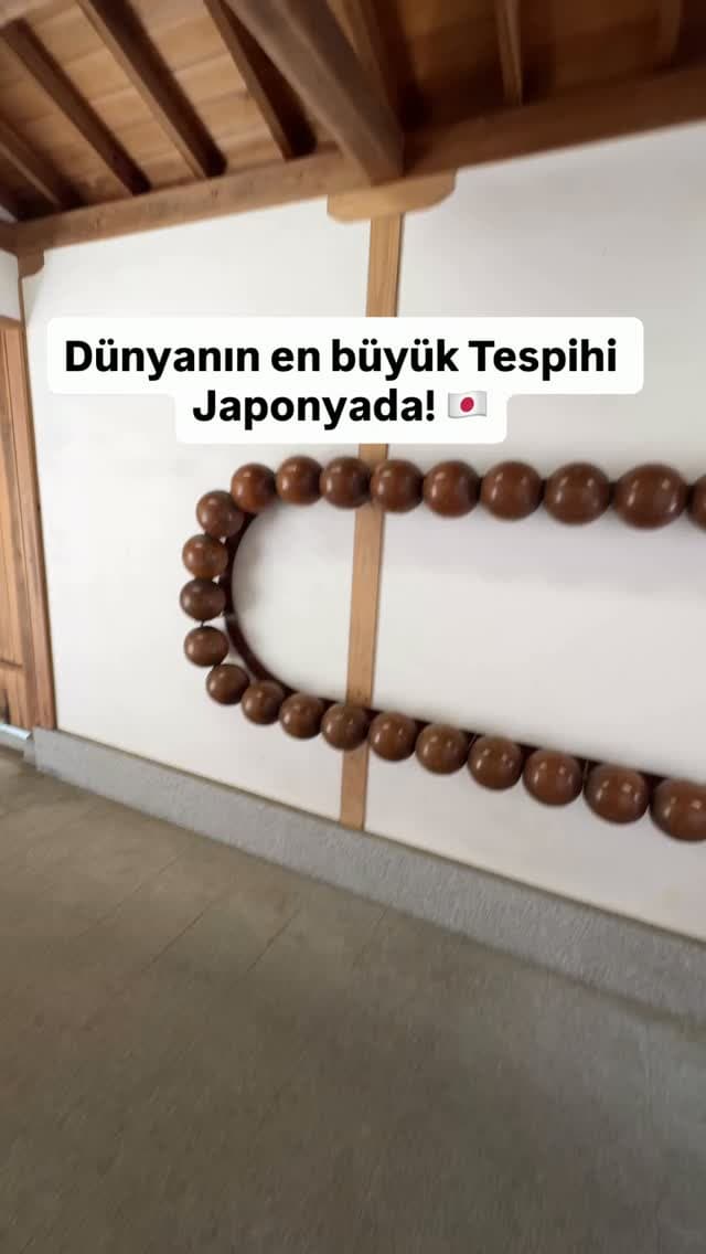 Hayatımda gördüğüm en büyük tespih! 😲🇯🇵
Burası Japonya’nın Fukuoka şehrinde bulunan tarihi Tōchō-ji Tapınağı. Tapınağ